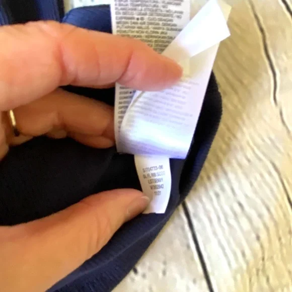 NWT Old Navy Off-the-Shoulder Flutter Sleeve Top - Picture 7 of 10